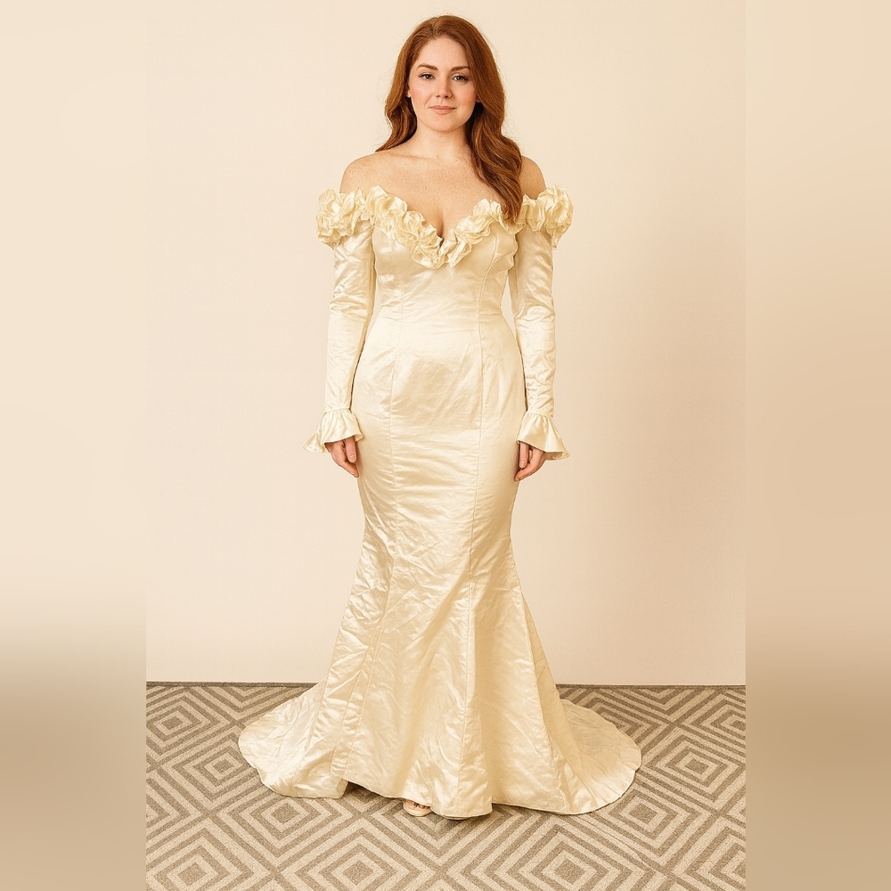 The‎ Stephen Yearick Beige Silk Wedding Dress 8/10